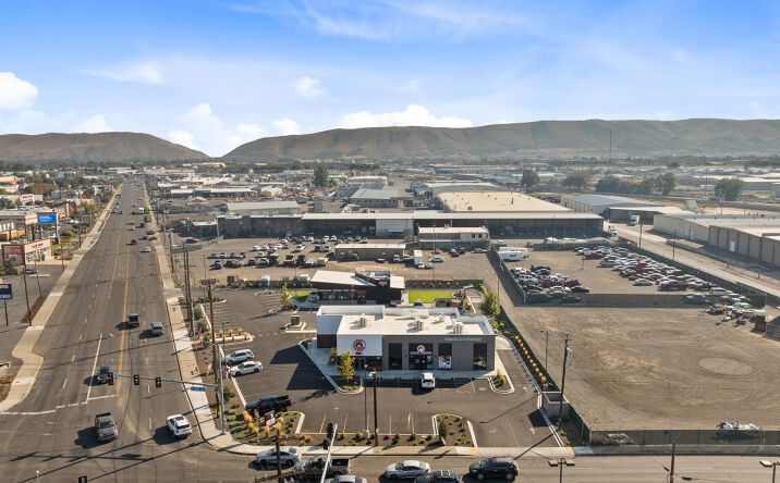 Pictures of Retail, Industrial property located at 1802 S 1st St, Yakima, WA 98902 for lease - image #1