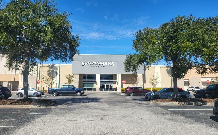 Pictures of Retail property located at 18001 Highwoods Preserve Pkwy, Tampa, FL 33647 for lease - image #1