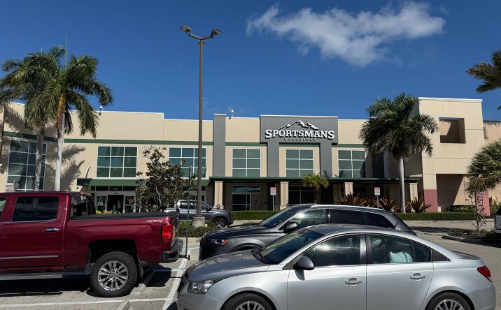 Pictures of Retail property located at 6329 Naples Blvd, Naples, FL 34109 for lease - image #1