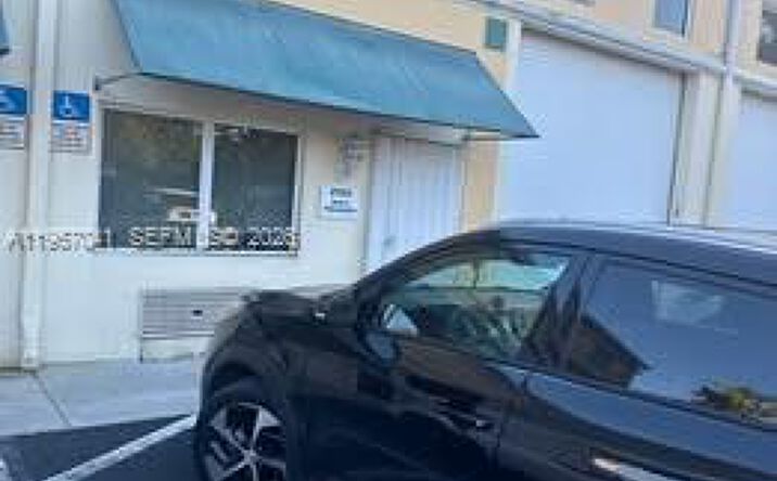 Pictures of Industrial property located at 2120 Anntom Dr # 2, Dania Beach, FL 33312 for lease - image #1