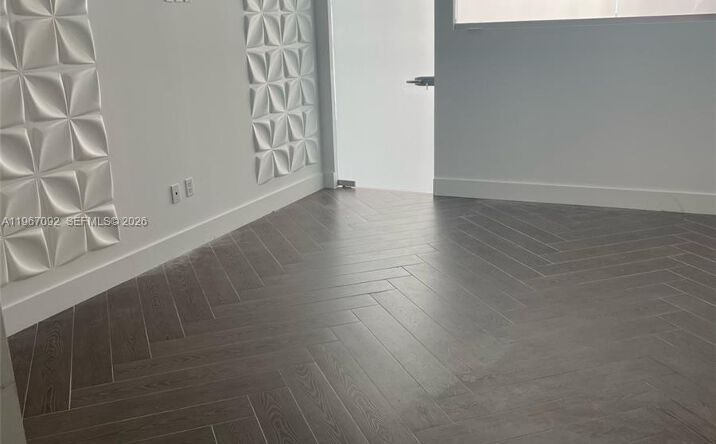 Pictures of Office property located at 175 SW 7th St # 2102, Miami, FL 33130 for lease - image #1