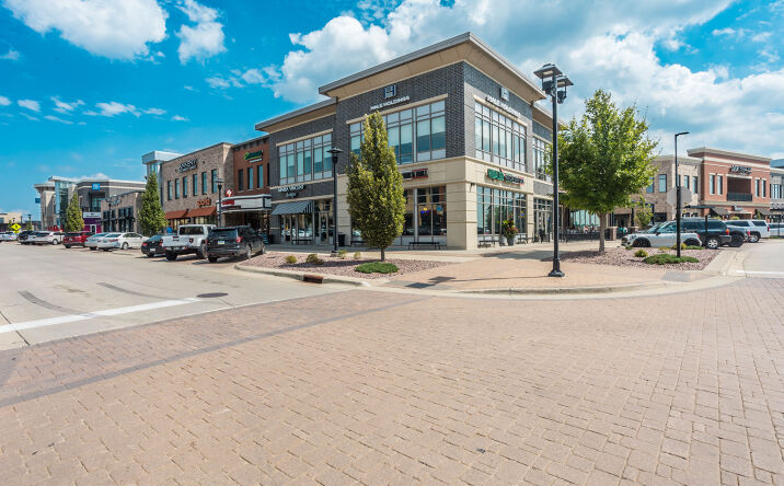 Pictures of Retail, Office property located at 1631 SW Main St, Ankeny, IA 50023 for lease - image #1