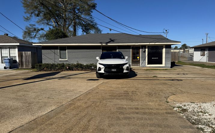 Pictures of Office property located at 5816 Jackson St, Alexandria, LA 71303 for lease - image #1