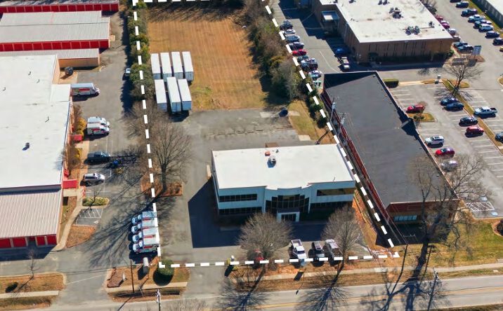 Pictures of Office property located at 700 Matthews-Mint Hill Rd, Matthews, NC 28105 for lease - image #1