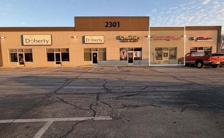Pictures of Retail property located at 2301 W Division St, St. Cloud, MN 56301 for lease - image #1