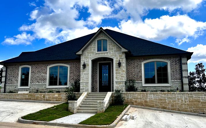 Pictures of Office property located at 7222 Crosswater Ave, Tyler, TX 75703 for lease - image #1