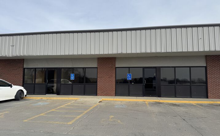 Pictures of Retail, Office, Restaurant property located at 114 N Market St, Audubon, IA 50025 for lease - image #1