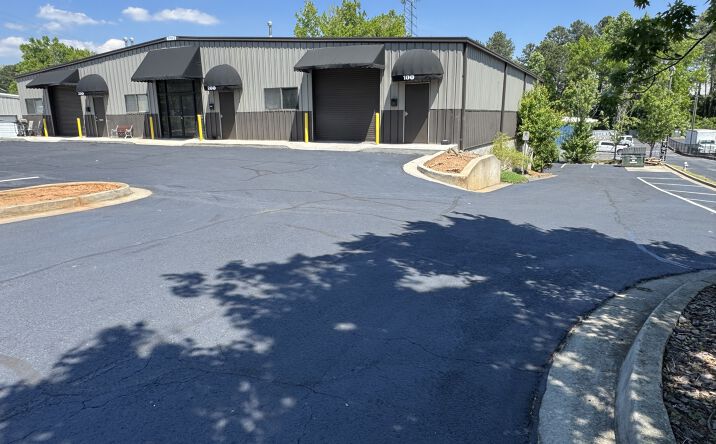 Pictures of Industrial property located at 4550 Lewis Rd, Stone Mountain, GA 30083 for lease - image #1