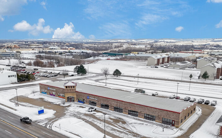 Pictures of Retail, Office property located at 4170 Pennsylvania Ave, Dubuque, IA 52002 for lease - image #1