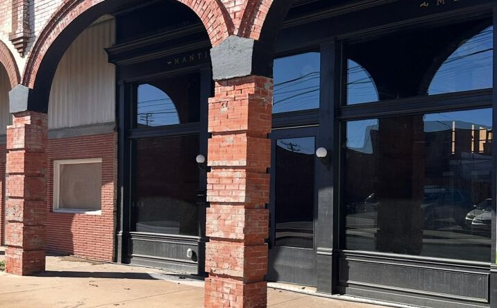 Pictures of Retail, Office, Restaurant property located at 301 Brown St, Brownwood, TX 76801 for lease - image #1