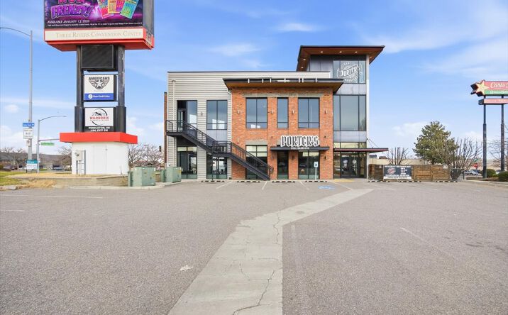 Pictures of Restaurant, Retail property located at 1022 N Columbia Center Blvd, Kennewick, WA 99336 for lease - image #1