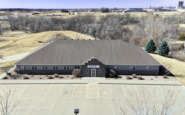 Pictures of Office property located at 411 SE 9th St, Pella, IA 50219 for lease - image #1