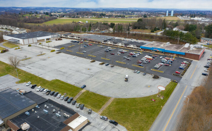Pictures of Retail property located at 10 Dairyland Square, Red Lion, PA 17356 for lease - image #1