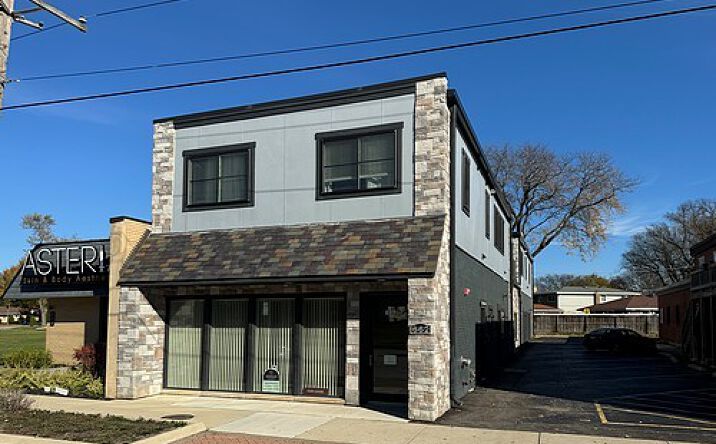 Pictures of Office property located at 662 E Northwest Highway 1B-1C, Mount Prospect, IL 60056 for lease - image #1