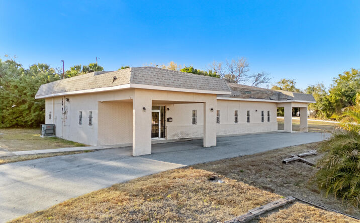 Pictures of Office property located at 4015 N Highway 1, Cocoa, FL 32927 for lease - image #1
