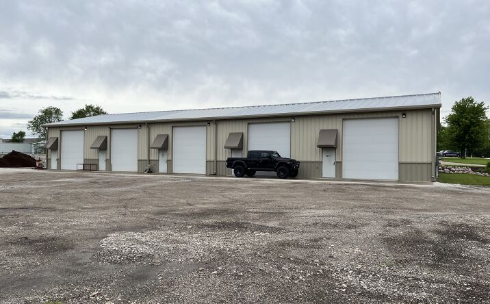 Pictures of Industrial property located at 217 S Starr Ln, Bellevue, IL 61604 for lease - image #1