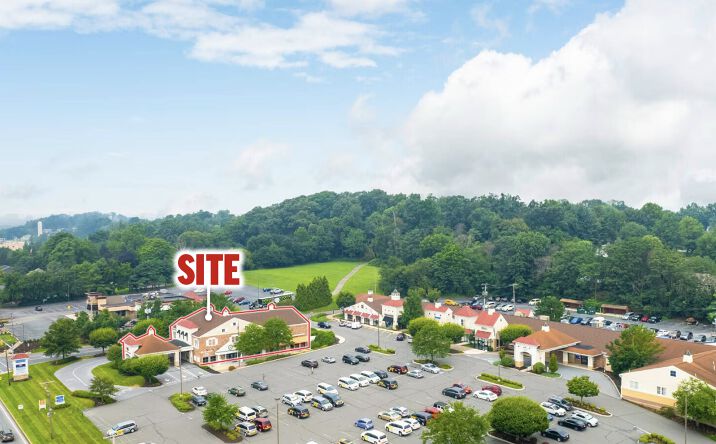 Pictures of Retail, Office property located at 351 W Main St, Leola, PA 17540 for lease - image #1