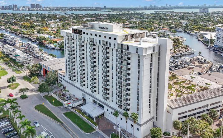 Pictures of Office property located at 13499 Biscayne Blvd # 3 #CUT2-3, North Miami, FL 33181 for lease - image #1