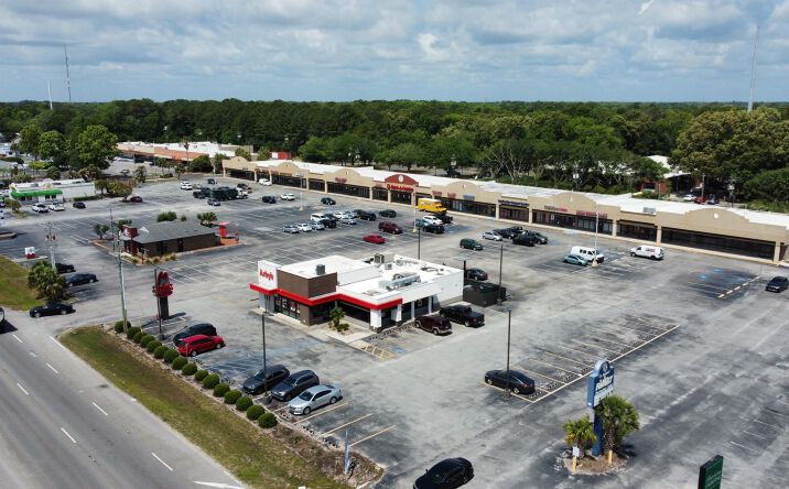 Pictures of Restaurant, Retail property located at 1660 Sam Rittenberg Boulevard # P, Charleston, SC 29407 for lease - image #1