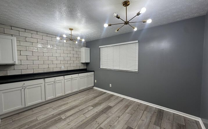 Pictures of Office property located at 5598 Glenway Ave, Cincinnati, OH 45238 for lease - image #1
