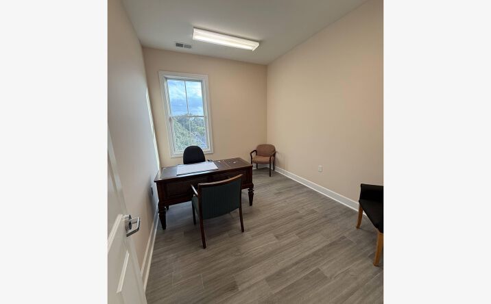 Pictures of Office property located at 711 Bladen St, Beaufort, SC 29902 for lease - image #1