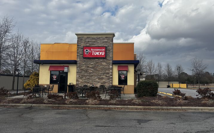 Pictures of Restaurant property located at 3221 E 10th St, Greenville, NC 27858 for lease - image #1