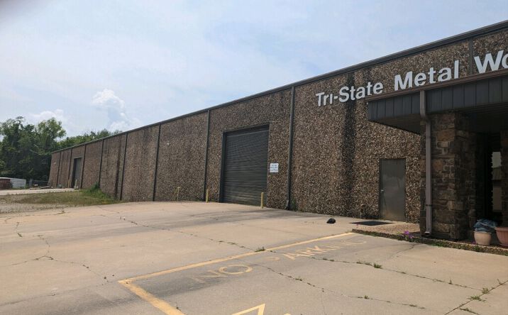 Pictures of Office, Industrial property located at 1024 S 25th St, Van Buren, AR 72956 for lease - image #1
