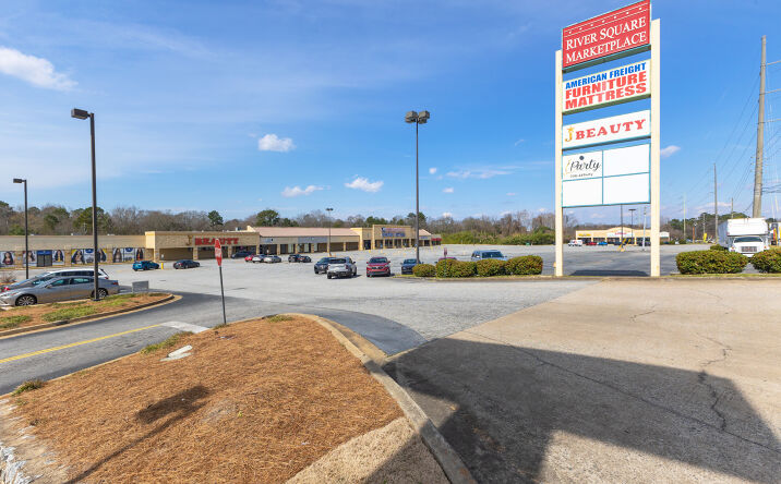 Pictures of Retail property located at 1607 S Lumpkin Rd, Columbus, GA 31903 for lease - image #1