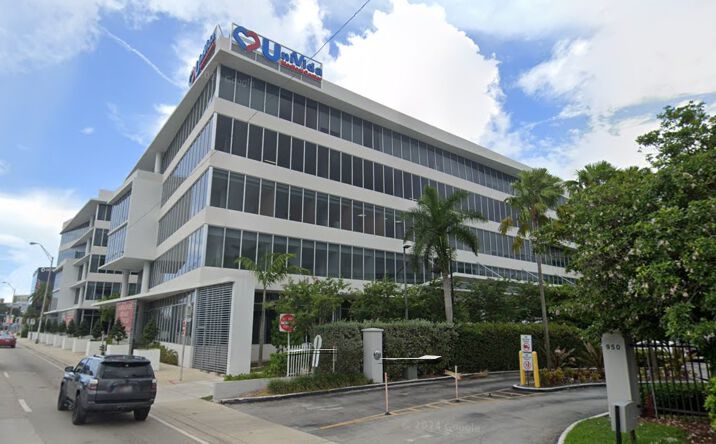 Pictures of Office property located at 860 NW 42nd Ave, Miami, FL 33126 for lease - image #1