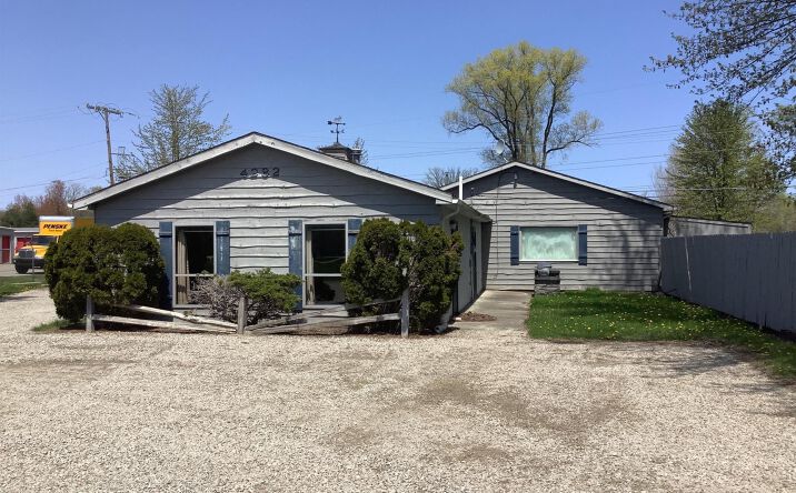 Pictures of Industrial, Office, Retail property located at 4282 Dove Rd, Port Huron, MI 48060 for lease - image #1