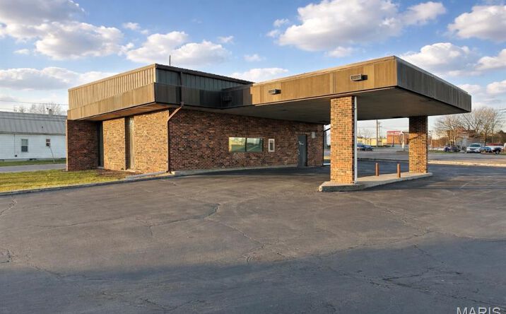 Pictures of Office property located at 625 E Veterans Memorial Pkwy, Warrenton, MO 63383 for lease - image #1