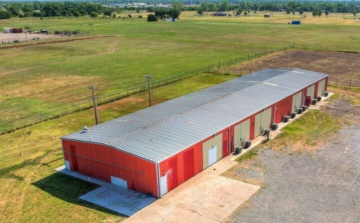 Pictures of Industrial, Special Purpose property located at 402 S 29th St, Blackwell, OK 74631 for lease - image #1