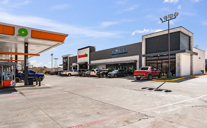 Pictures of Retail, Office, Restaurant property located at 16123 W Bellfort Ave, Sugar Land, TX 77498 for lease - image #1