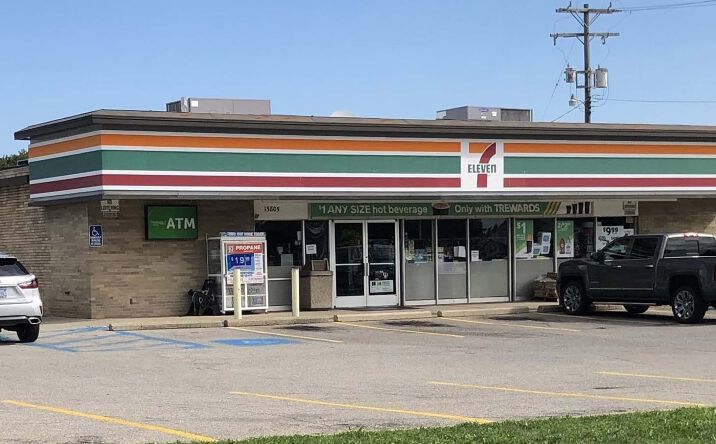 Pictures of Retail, Office property located at 13805 Plumbrook Rd, Sterling Heights, MI 48312 for lease - image #1