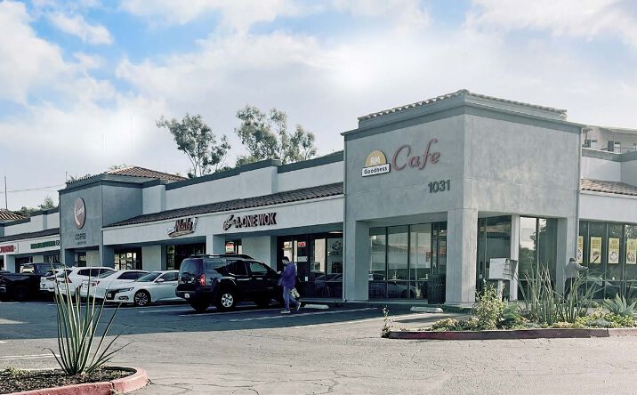 Pictures of Retail property located at 1031 S Santa Fe Ave, Vista, CA 92083 for lease - image #1