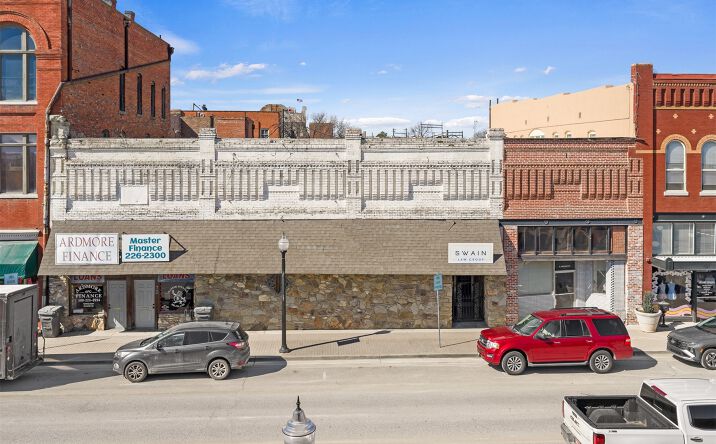 Pictures of Office property located at 11 N Washington Street, Ardmore, OK 73401 for lease - image #1