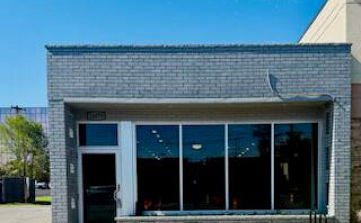 Pictures of Retail property located at 24070 W 10 MILE Rd, Southfield, MI 48033 for lease - image #1