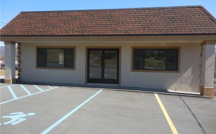Pictures of Retail property located at 2960 Us Route 9W, New Windsor, NY 12553 for lease - image #1