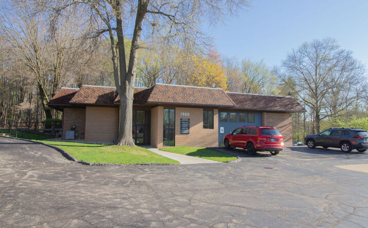 Pictures of Office property located at 1900 Whites Rd, Kalamazoo, MI 49008 for lease - image #1