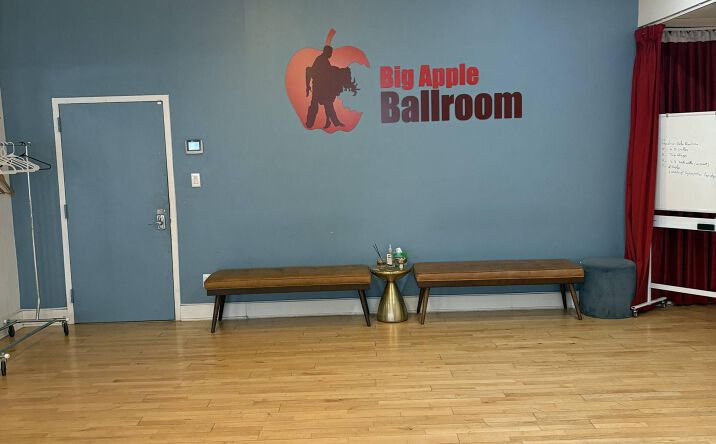 Pictures of Office property located at 39 W 14th St, New York, NY 10011 for lease - image #1