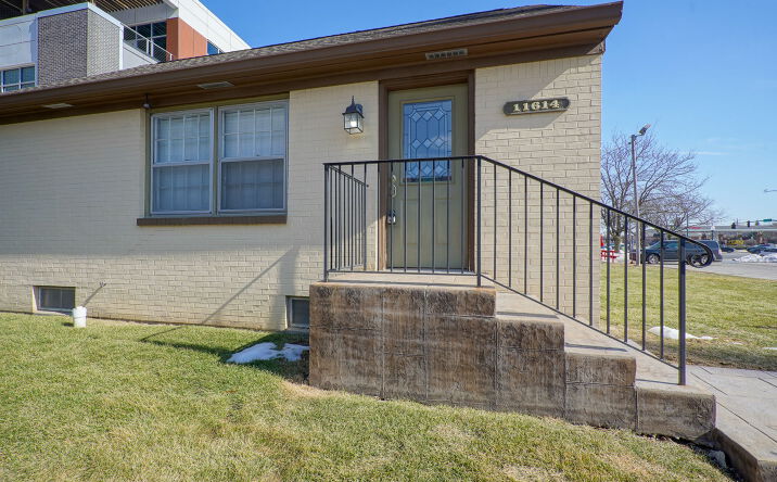Pictures of Office, Retail property located at 11614 Maple St, Fishers, IN 46038 for lease - image #1