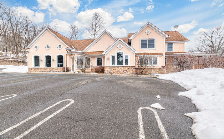 Pictures of Retail, Office property located at 137 S Rutherford Ave, Franklin, NJ 07416 for lease - image #1