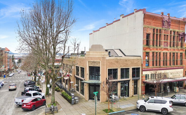 Pictures of Retail, Restaurant property located at 1011 Harris Ave, Bellingham, WA 98225 for lease - image #1