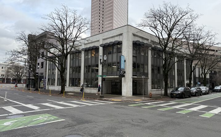 Pictures of Retail, Office property located at 234 SW Broadway, Portland, OR 97205 for lease - image #1
