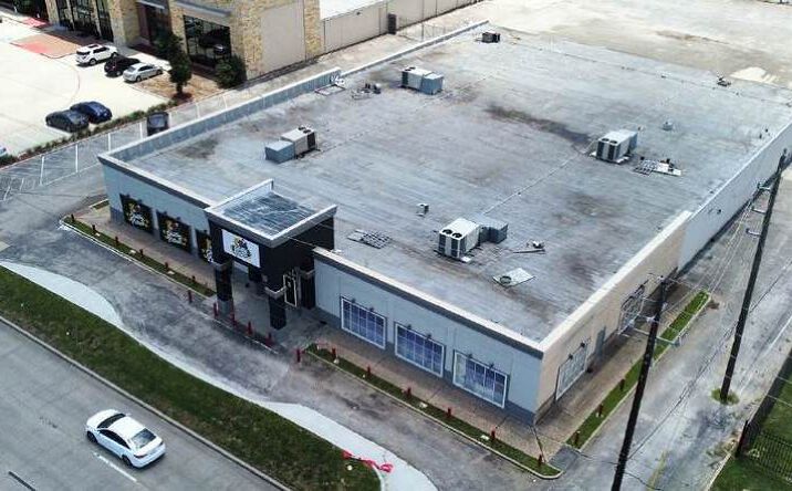 Pictures of Retail, Office, Industrial property located at 16525 North Freeway, Houston, TX 77090 for lease - image #1