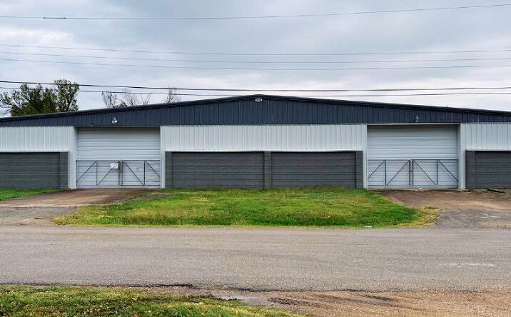 Pictures of Office, Industrial property located at 3136 Danieldale Rd, Lancaster, TX 75134 for lease - image #1