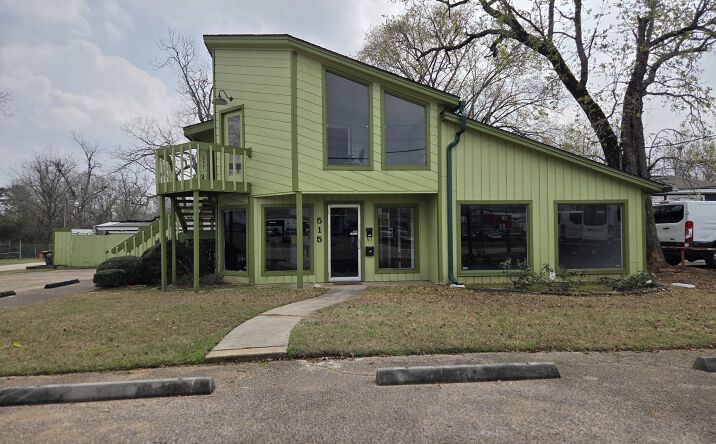 Pictures of Office, Retail, Special Purpose property located at 517 E Davis St, Conroe, TX 77301 for lease - image #1