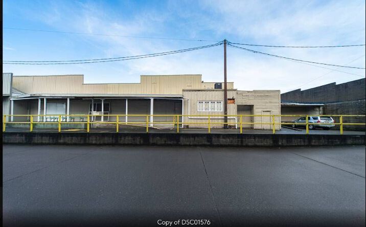 Pictures of Office, Industrial property located at 809 Edgewater St NW, Salem, OR 97304 for lease - image #1