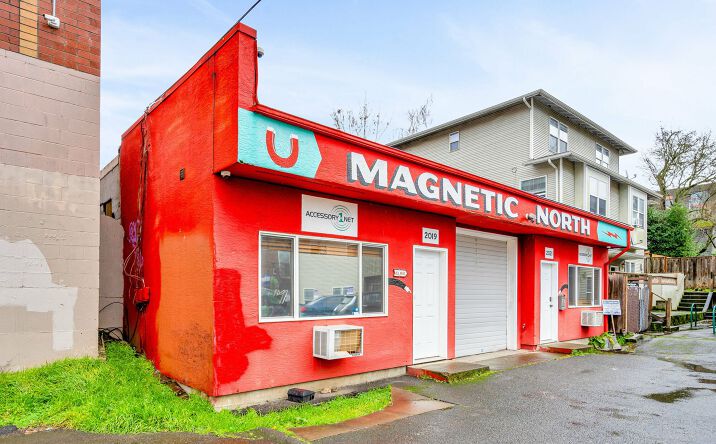 Pictures of Industrial property located at 2019 - 2021 SE Belmont Strreet, Portland, OR 97214 for lease - image #1