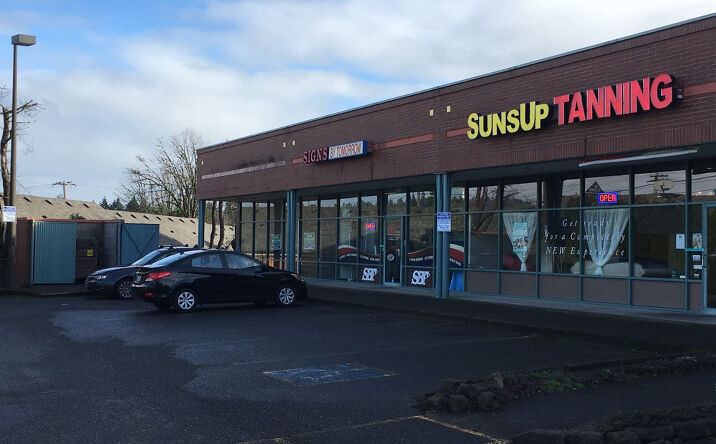 Pictures of Retail property located at 9220 SW Barbur Blvd, Portland, OR 97219 for lease - image #1